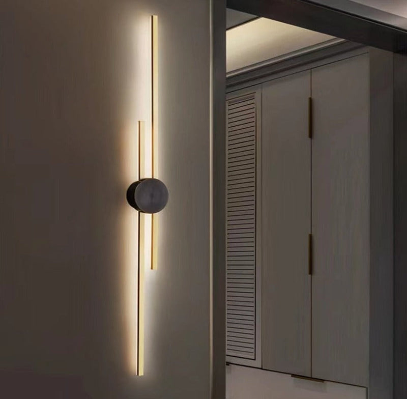 Minimalist Elles wall lamp